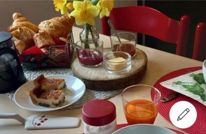 Les Colibris Bed & Breakfast Trehorenteuc ภายนอก รูปภาพ