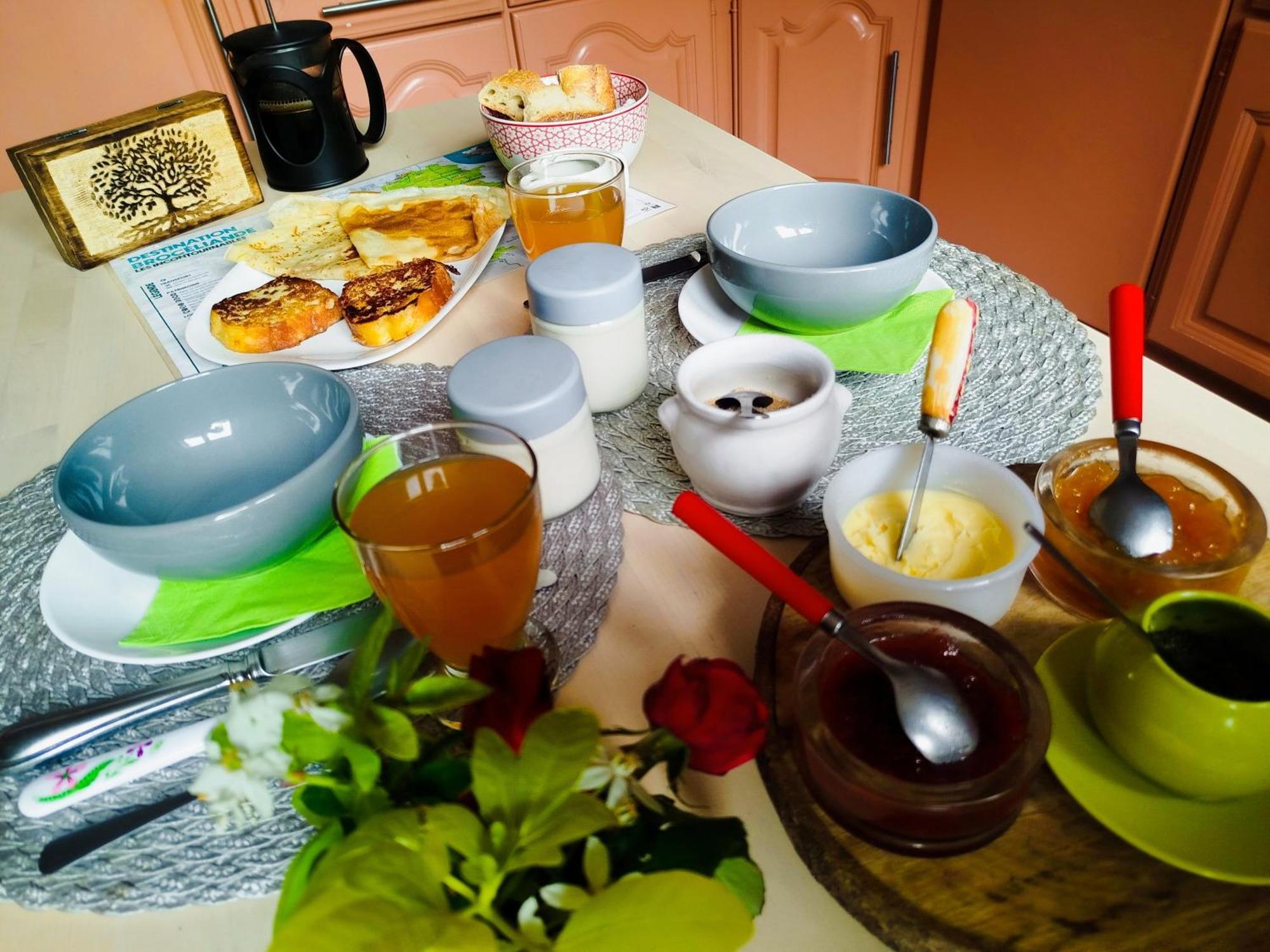 Les Colibris Bed & Breakfast Trehorenteuc ภายนอก รูปภาพ